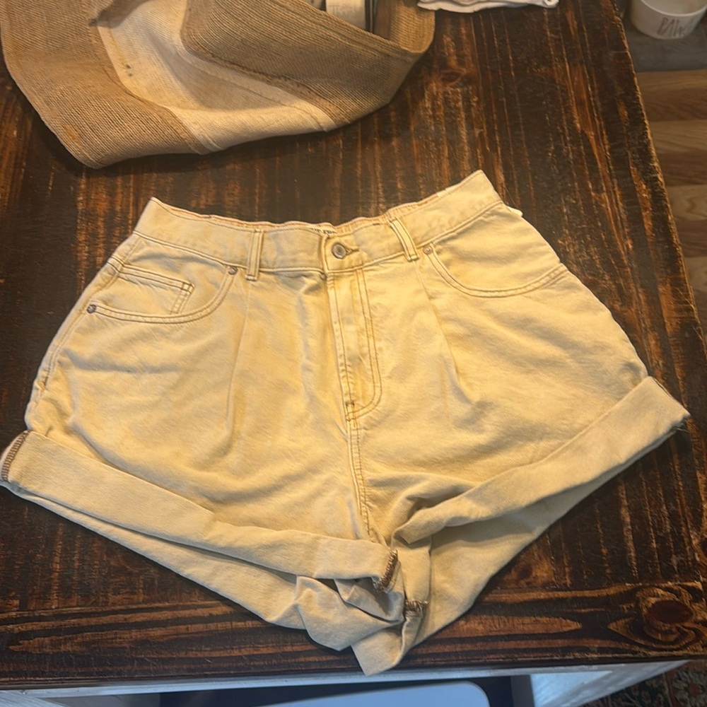We The Free Danni High Rise Cream Jean Shorts Size Medium NWT